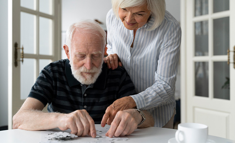 In Assisted Living Facilities, who can dispense medication?